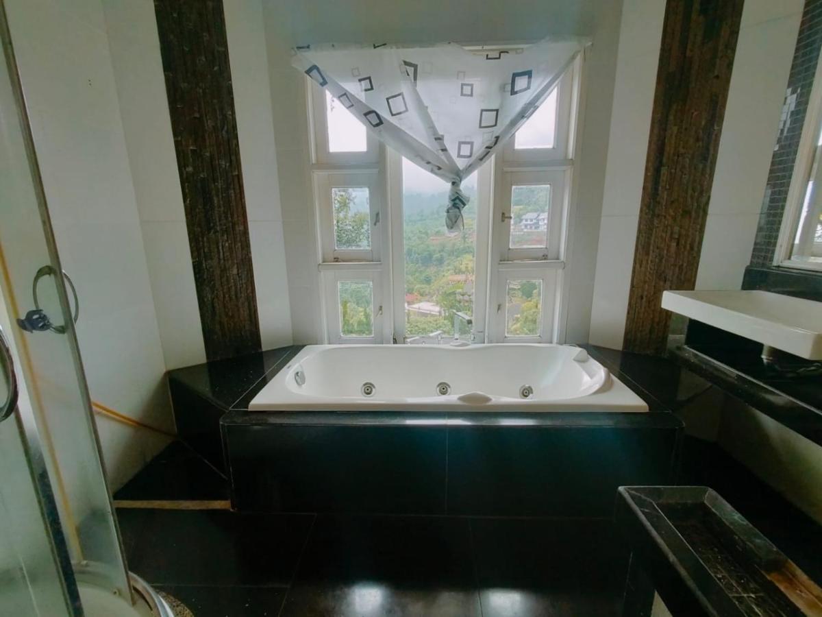 Villa Santika Puncak Pass Cimacan Exterior photo