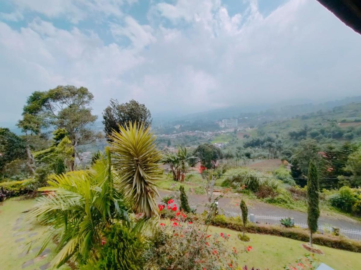 Villa Santika Puncak Pass Cimacan Exterior photo